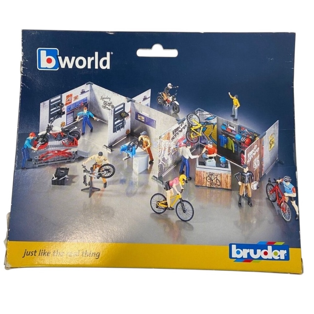 Bruder Bworld Bike Workshop Playset W/ Accessories & Cyclist Figurine 1:16 Scale